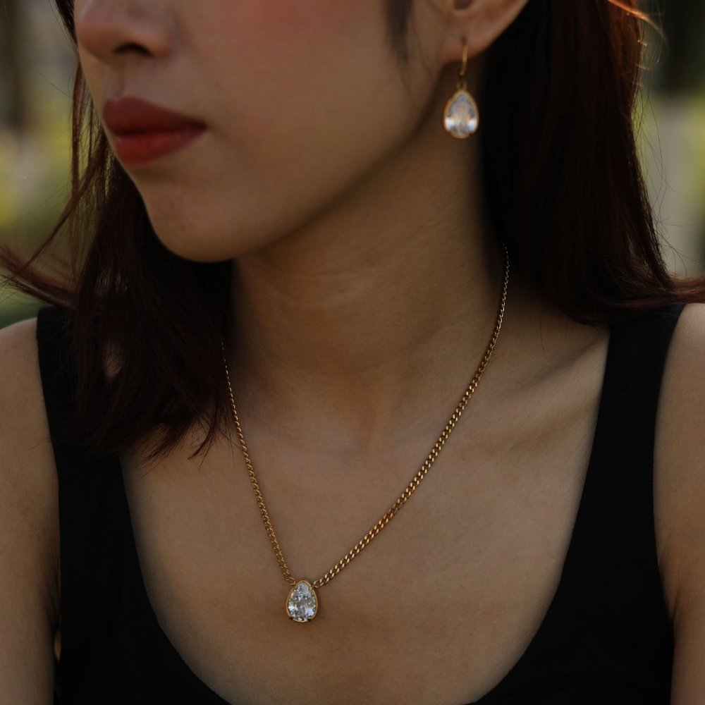 TWYLA Gold Necklace with Chunky Tear Drop Crystal Pendant